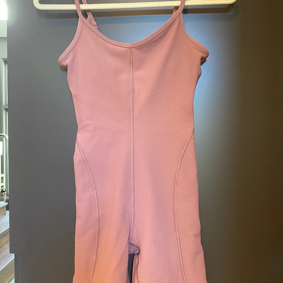 Lulu Lemon rose short unitard - Picture 1 of 3